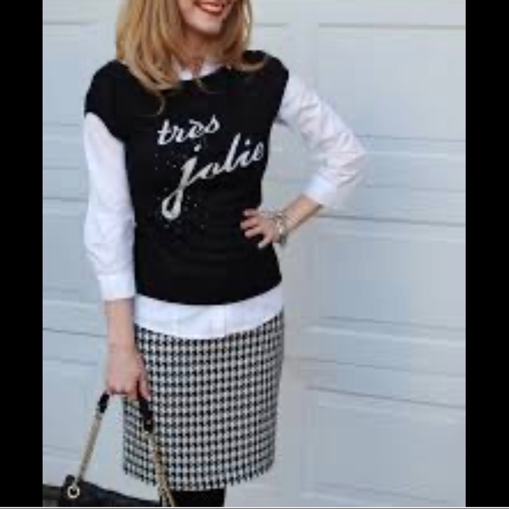 WHBM tres’ Jolie pullover knit top